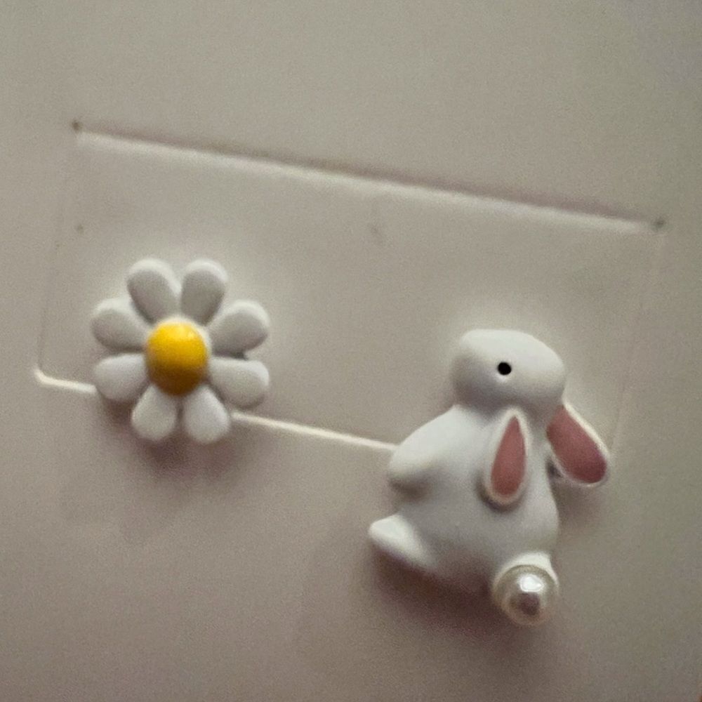 🐰 Betsey Johnson mismatched flower & bunny earrings 🐰 - Picture 5 of 5